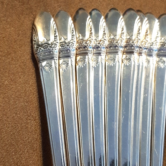 12 pastry Forks in First Love by 1847 Rogers - Picture 2 of 3